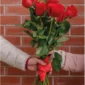 rote Rosen pur gebunden