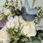 Detailbild Blumenstrauss in Weiß-Gruen-Violett