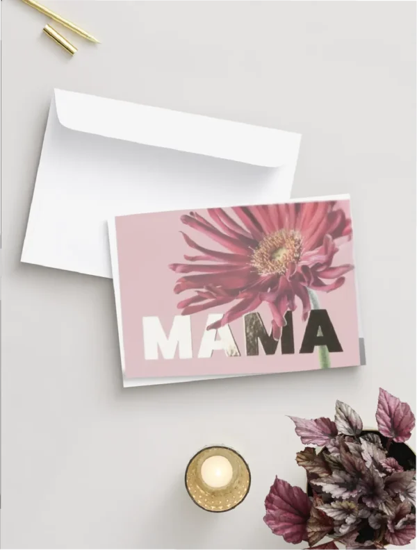 klappkarte mit bluetenmotiv und mama in grossbuchstaben