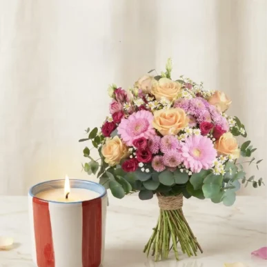 muttertags geschenke special mit blumenstrauss und premiumduftkerze von the olphactory